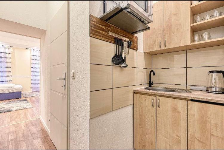 Apartamento Lovely Airbnb Near Schoenbrunn Viena Exterior foto
