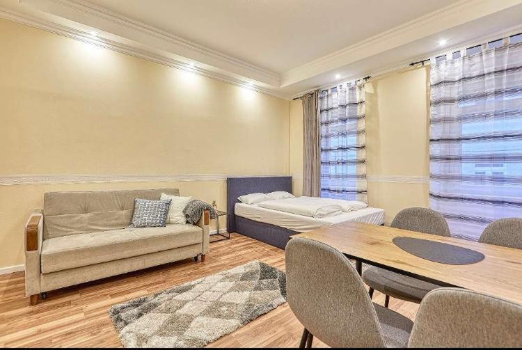 Apartamento Lovely Airbnb Near Schoenbrunn Viena Exterior foto