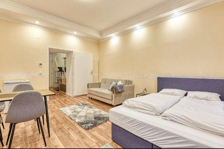Apartamento Lovely Airbnb Near Schoenbrunn Viena Exterior foto